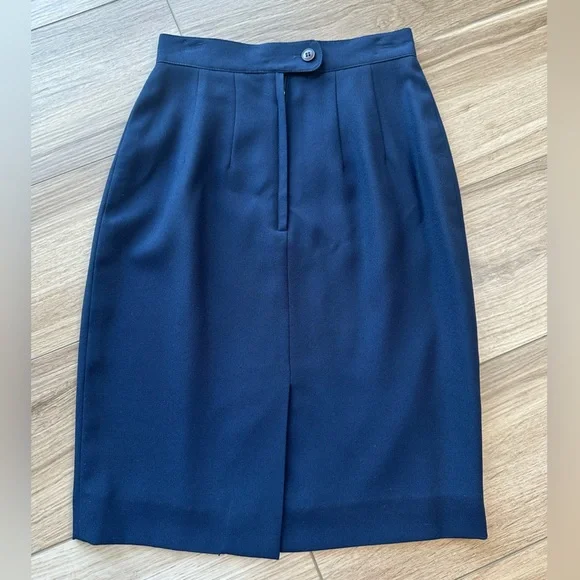 Vintage Navy Blue Matching Suit Set: Pencil Skirt & Blazer Jacket - Picture 12 of 13